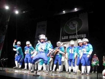 Murga "Los Gigantes del Touchdown Dubi du Down Down" - Carnaval de Málaga 2013