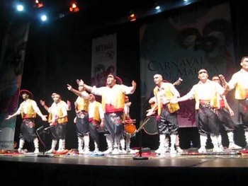 Murga "Agrupación Rústica Acomparsada.." - Carnaval de Málaga 2013