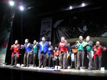 Comparsa "Por Arte de Birlibirloque" - Carnaval de Málaga 2013